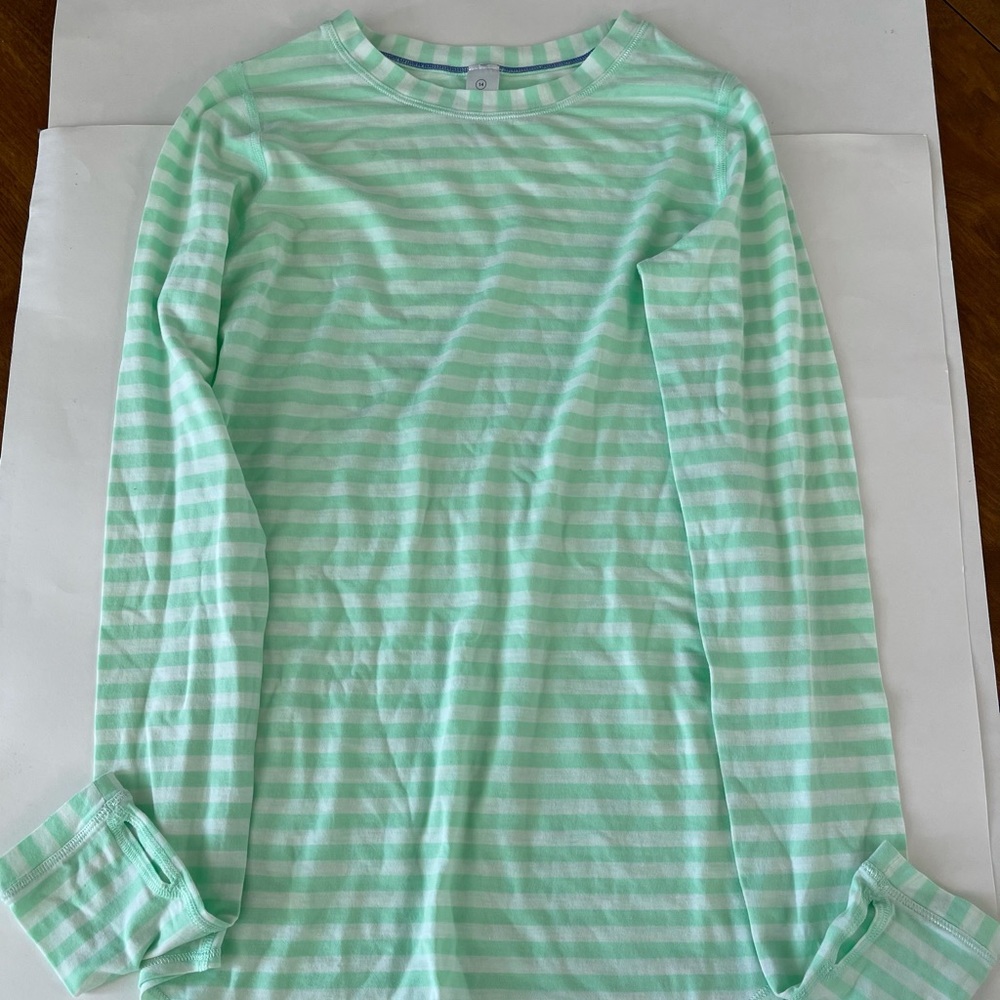 Ivivva long sleeve shirt. LS14-3